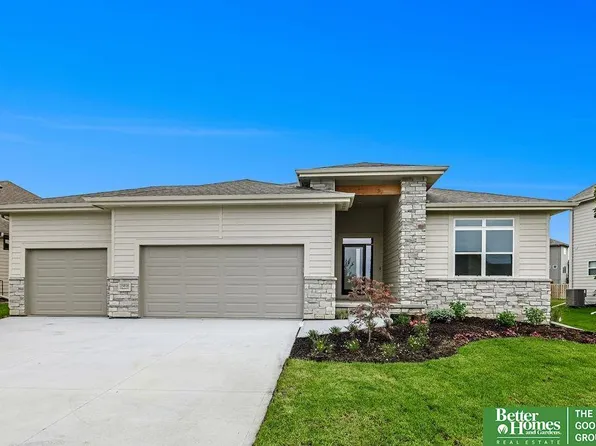 19836 Adams St, Omaha, NE 68135