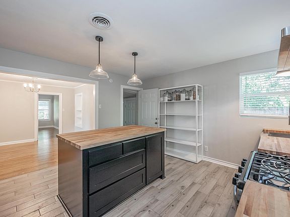 3rd image of 1117 Bonnie Brae Ave