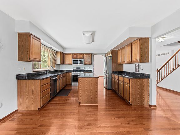 4th image of 4877 Davis Ct