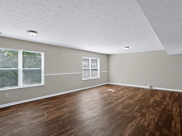 5439 Lake Boggs St — Photo 11