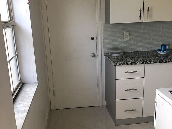 5th image of 1141 Marseille Dr APT 1