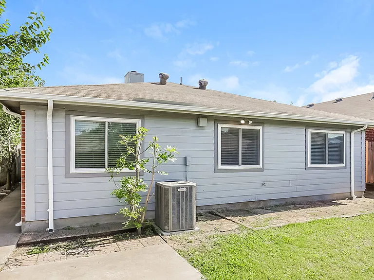 2370 Stagecoach St — Photo 15