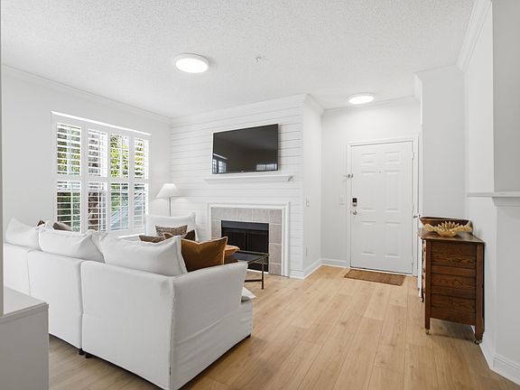 4th image of 45 Sycamore Ave APT 1323