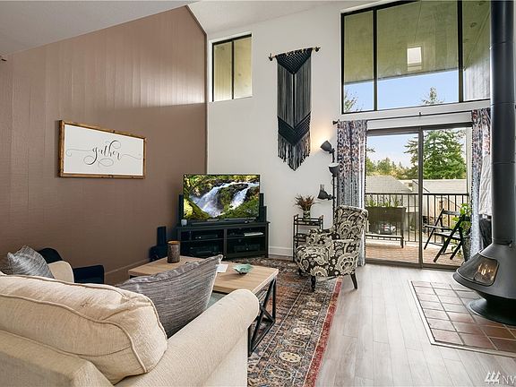 2nd image of 6674 137th Ave NE #493