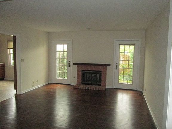 2nd image of 910 Kilkenny Dr