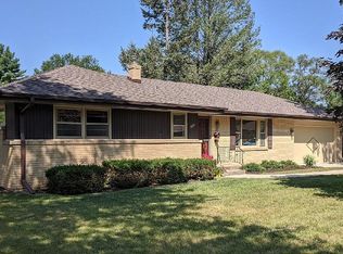 6004 Hollis Ave, Loves Park, IL 61111