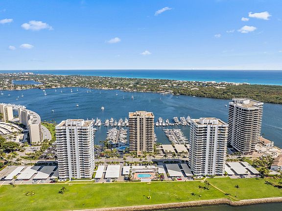 5th image of 108 Lakeshore Drive #1241