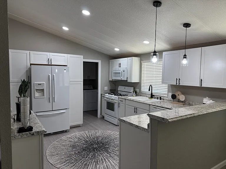 1946 Castleberry Ln — Photo 20