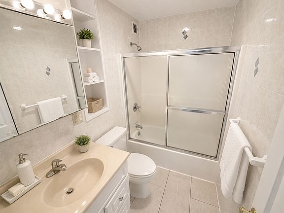 5th image of 647 9th Ave APT 4A