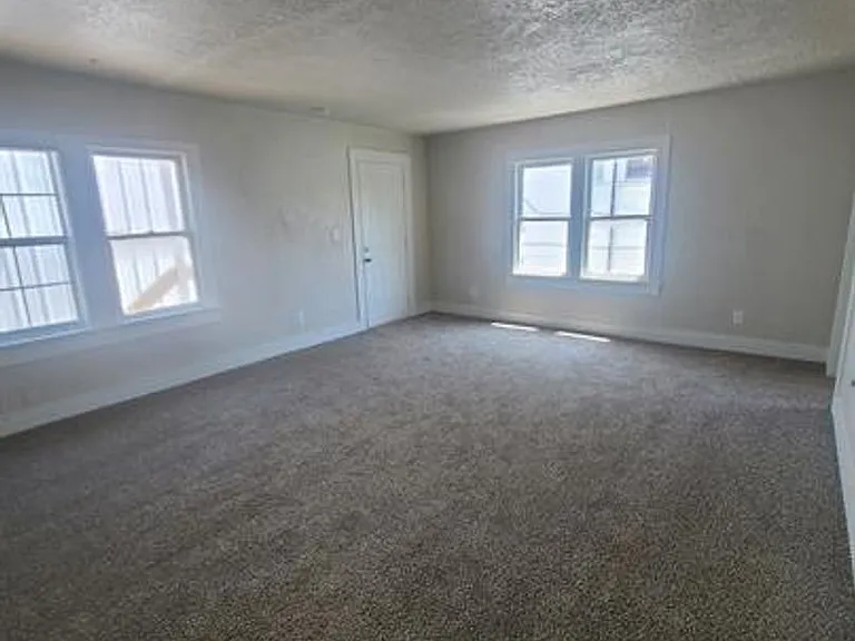 4517 S Shields Blvd #B — Photo 10