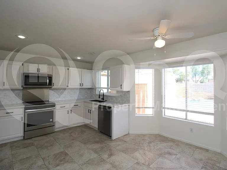 137 W Leah Ct — Photo 6