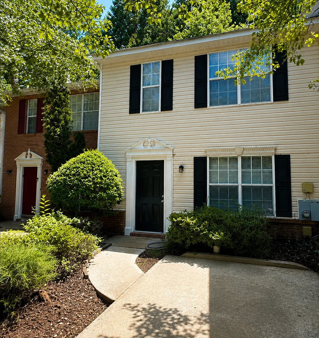 2 bed, 2.5 bath, 1376 sqft, $1,450 — Photo 1