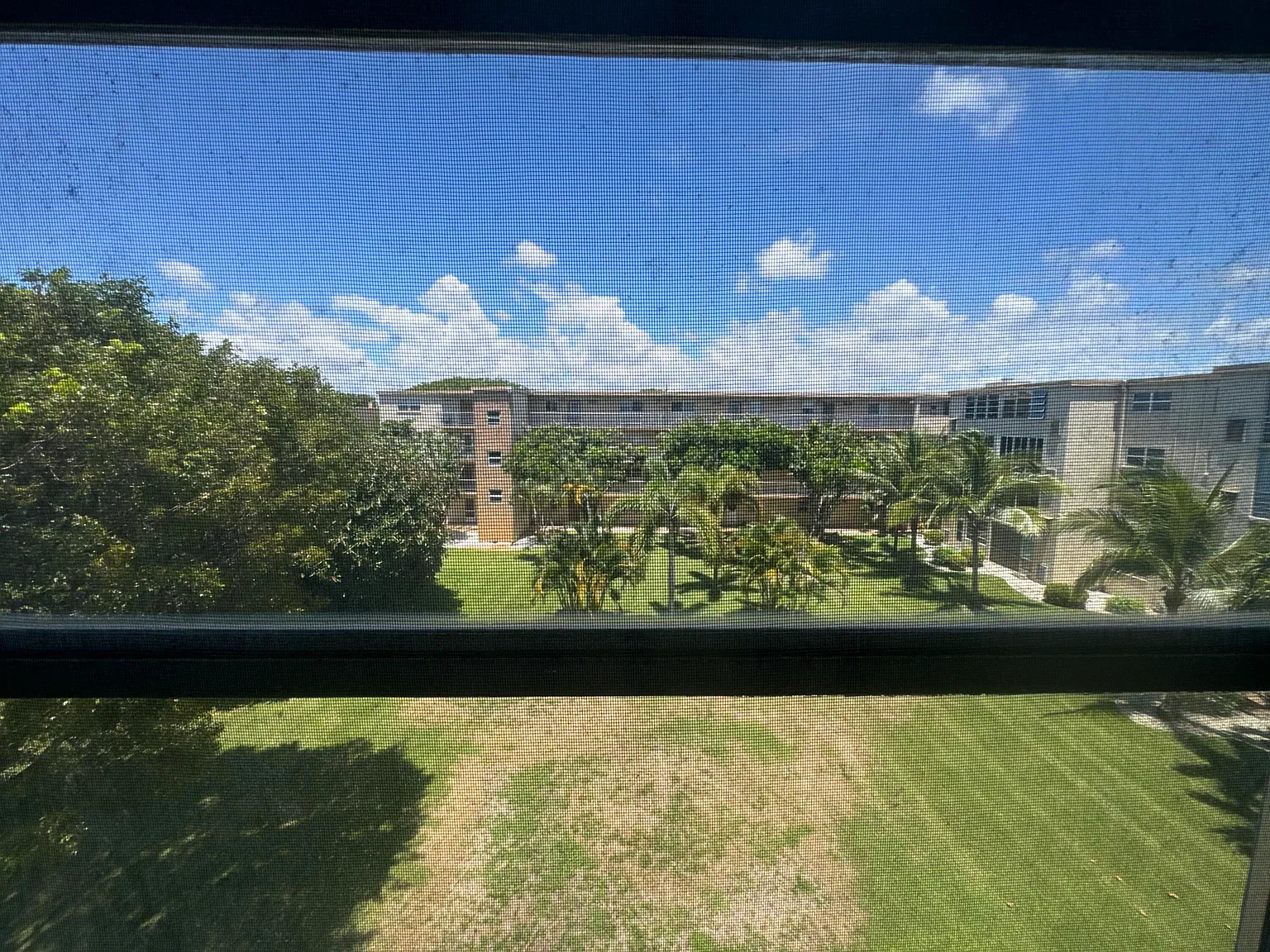 2 bed, 2.0 bath, 960 sqft, $1,550 — Photo 4