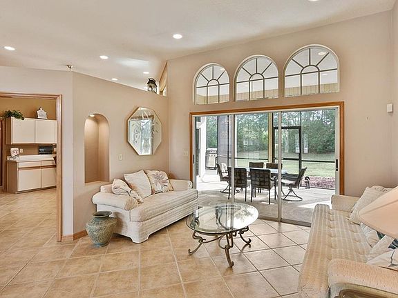 5th image of 233 Cedarwood Ct