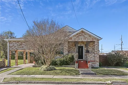 2140 Louisa St Photo 1