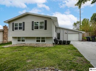 9191 Ogden St, Omaha, NE 68134