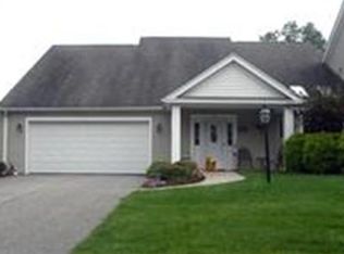 8 Lodge Ln, Wilbraham, MA 01095