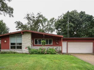 338 Hunter Dr, Benton Harbor, MI 49022