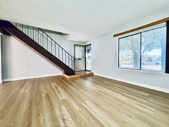 4th image of 1348 N Placer Ave