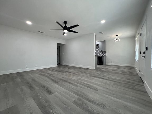 5th image of 657 W Parlier Avenue #125