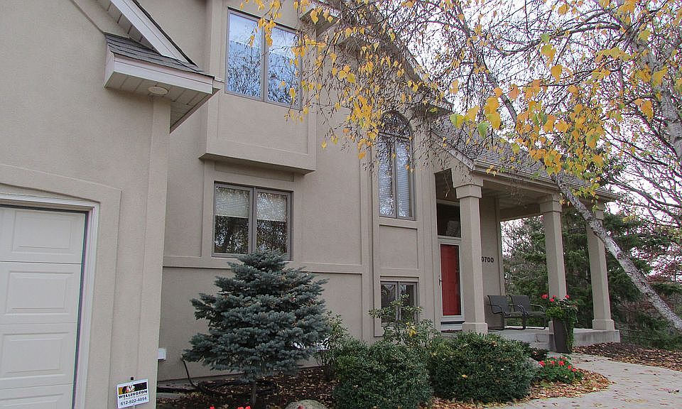2nd image of 10700 Cambridge Ct