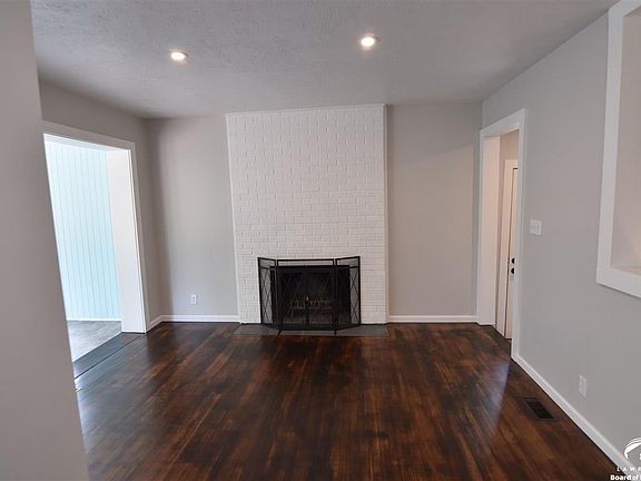 5th image of 725 Shelburn Pl