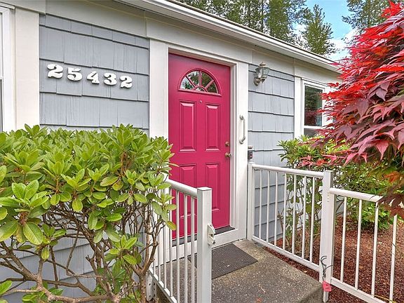 Inviting front entry.