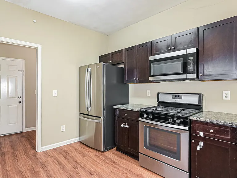 124 Hillcrest Cir — Photo 8