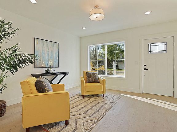4th image of 817 50th St