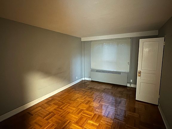 5th image of 195-60 Peck Ave Floor 1