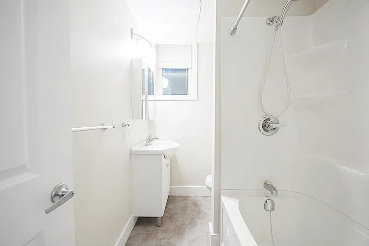 834 Grosvenor Ave — Photo 25