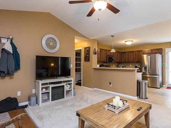 5th image of 656 Lockwood Dr