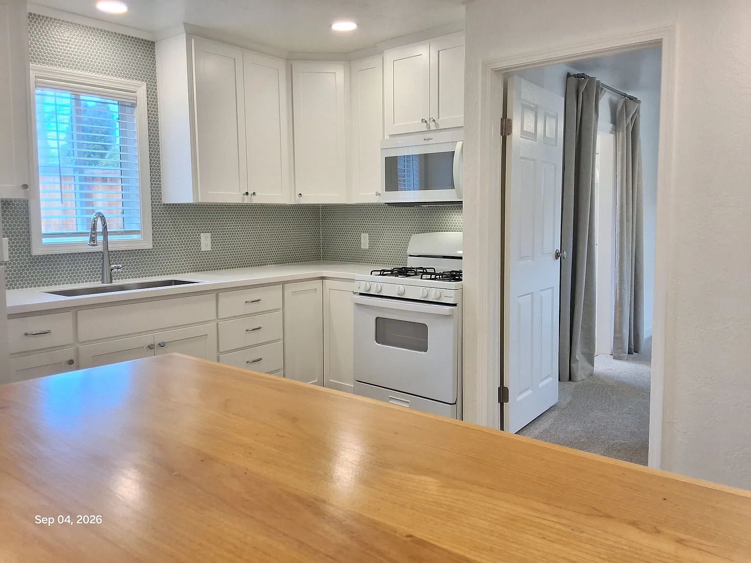 1 bed, 425 sqft, $1,350 — Photo 3