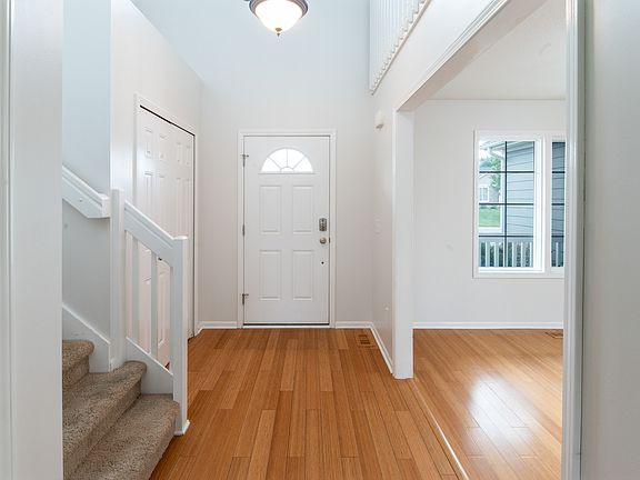 Entry way with dining room on the right