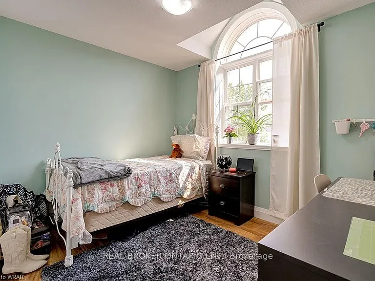 555 Mariner Dr — Photo 22