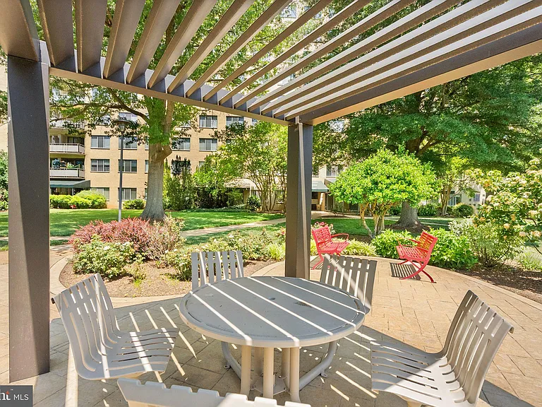 6621 Wakefield Dr #913 — Photo 37
