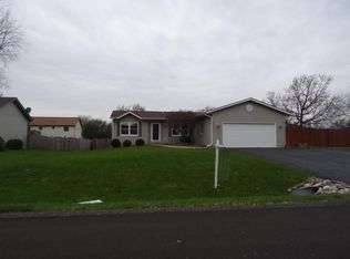 3613 Fawn Ln, Wonder Lake, IL 60097
