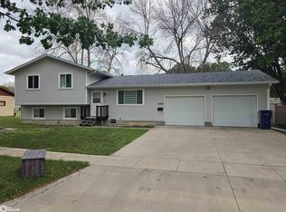 1620 E Elm St, Algona, IA 50511