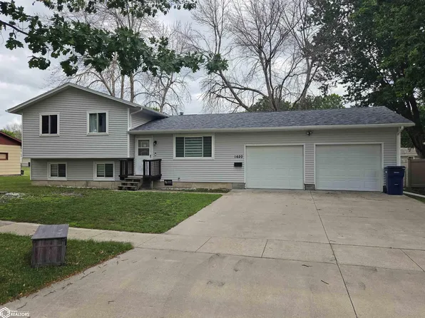 1620 E Elm St, Algona, IA 50511