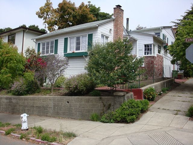 2nd image of 2335 Eunice St