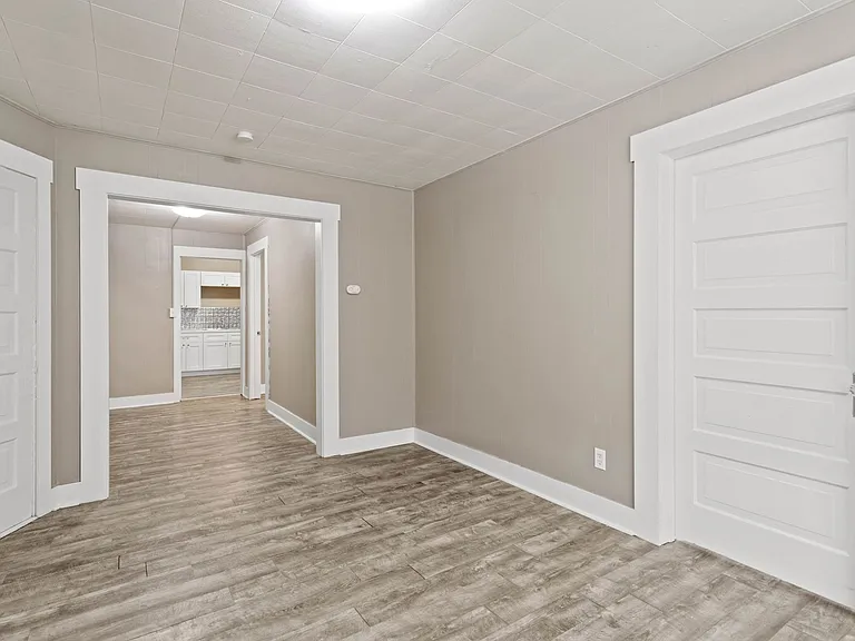 1221 N Monroe St — Photo 16
