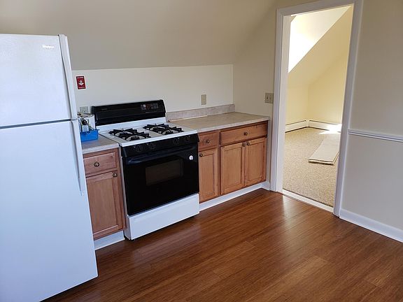 3rd image of 10 Barrows St Floor 3