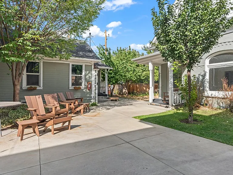 264 N 200 W — Photo 25