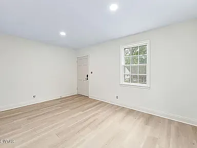 402 Edgewood St — Photo 3