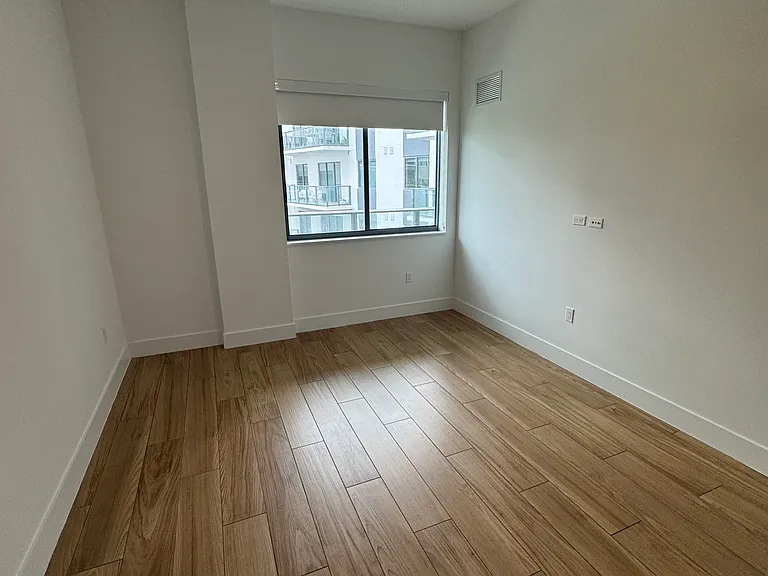 403 NE 28th St #B1 — Photo 15