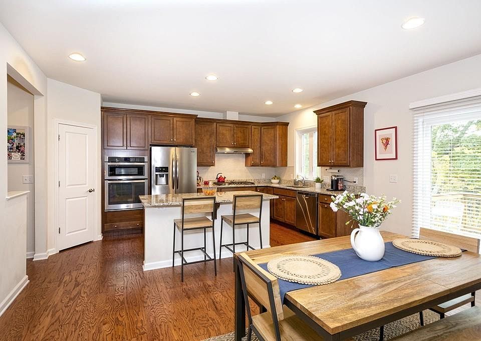 154 Stonehaven Dr, South Weymouth, MA 02190 Zillow