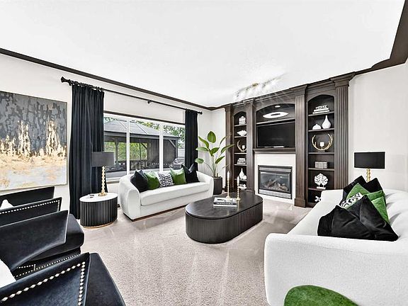4th image of 188 S Hawkmere Way