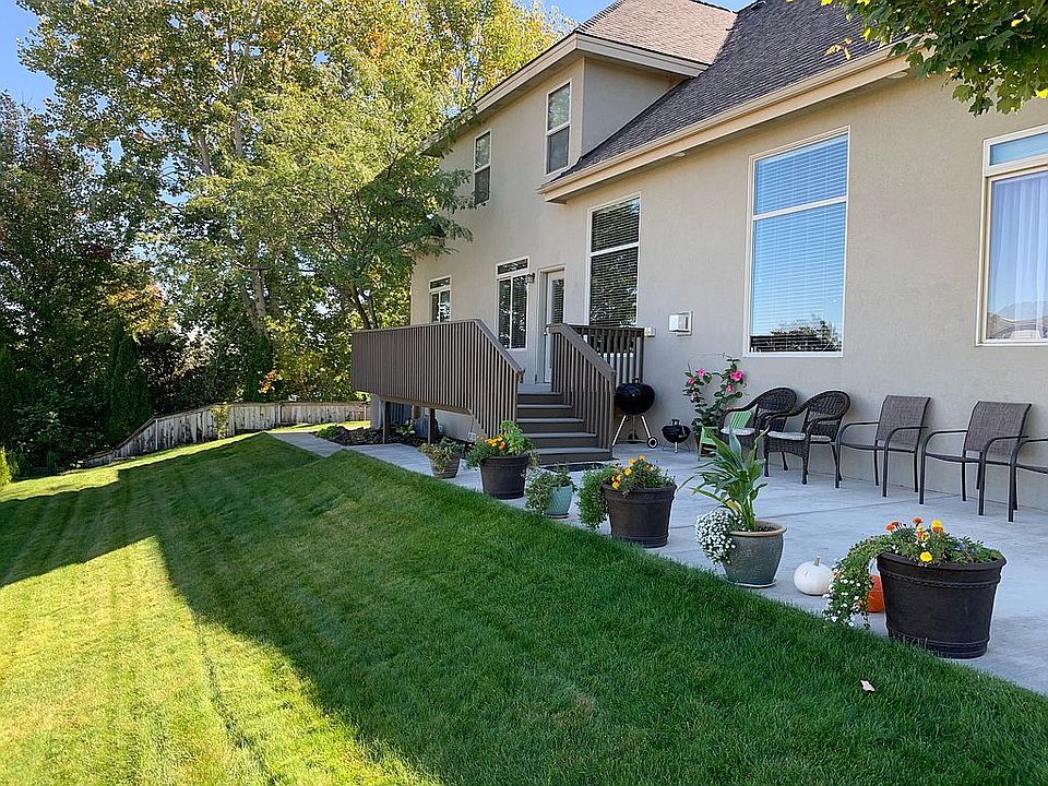 2nd image of 3811 Adobe Ct