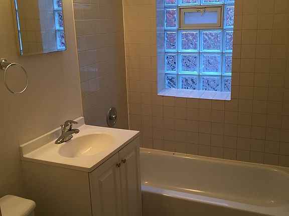 5th image of 5146 S King Dr APT D1