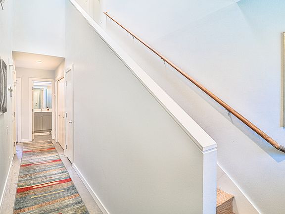 4th image of 251 Tower St #1